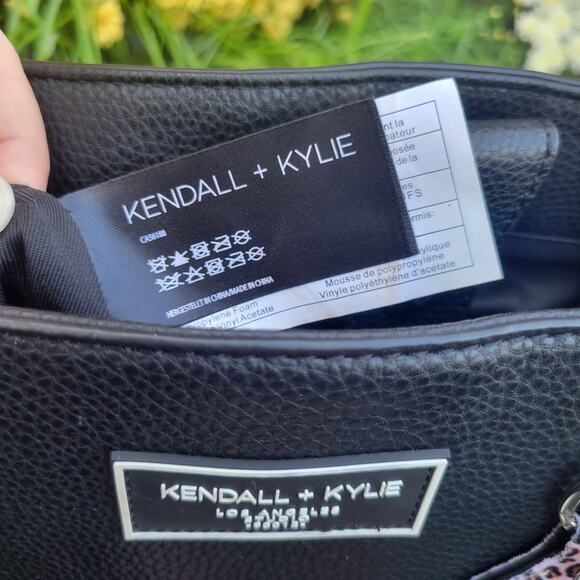 KENDALL + KYLIE Claire Black Crossbody Shoulder Bag – Excellent Pre-Owned - Picture 3 of 8